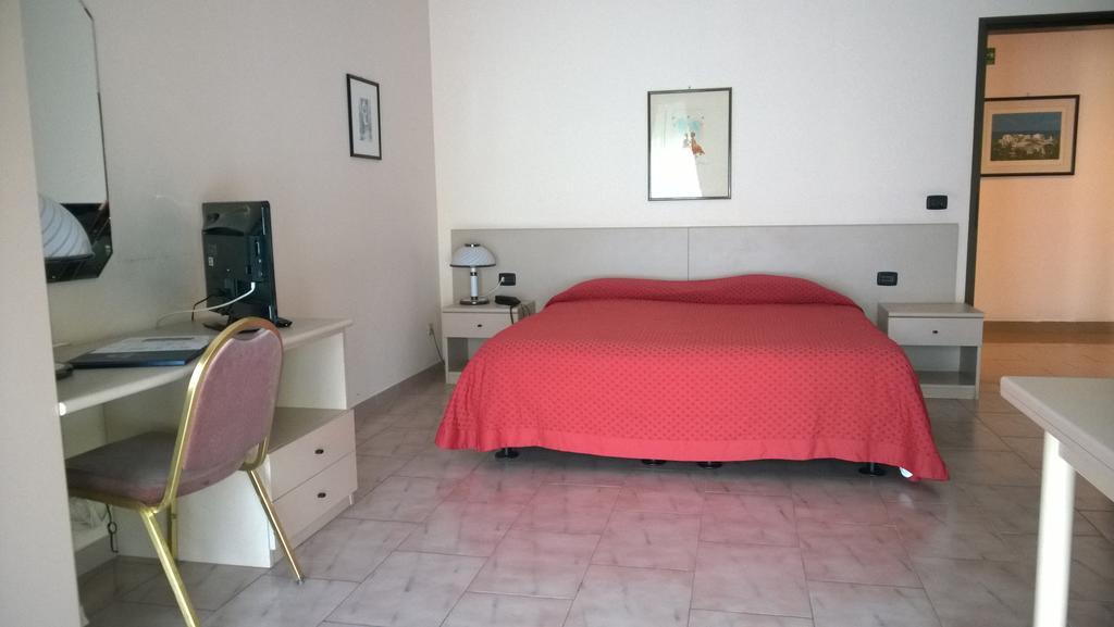 Rondo' Hotel Μπάρι Εξωτερικό φωτογραφία