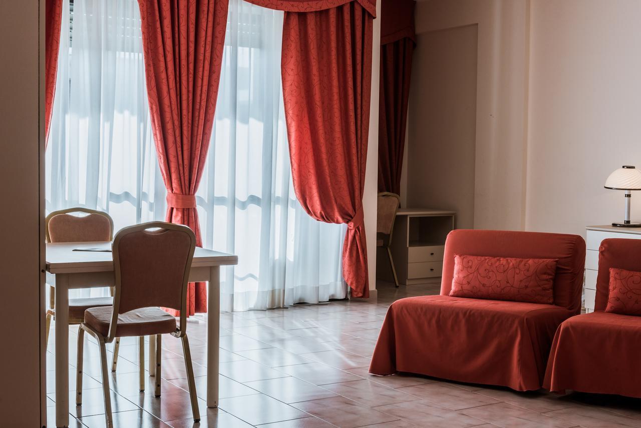 Rondo' Hotel Μπάρι Εξωτερικό φωτογραφία