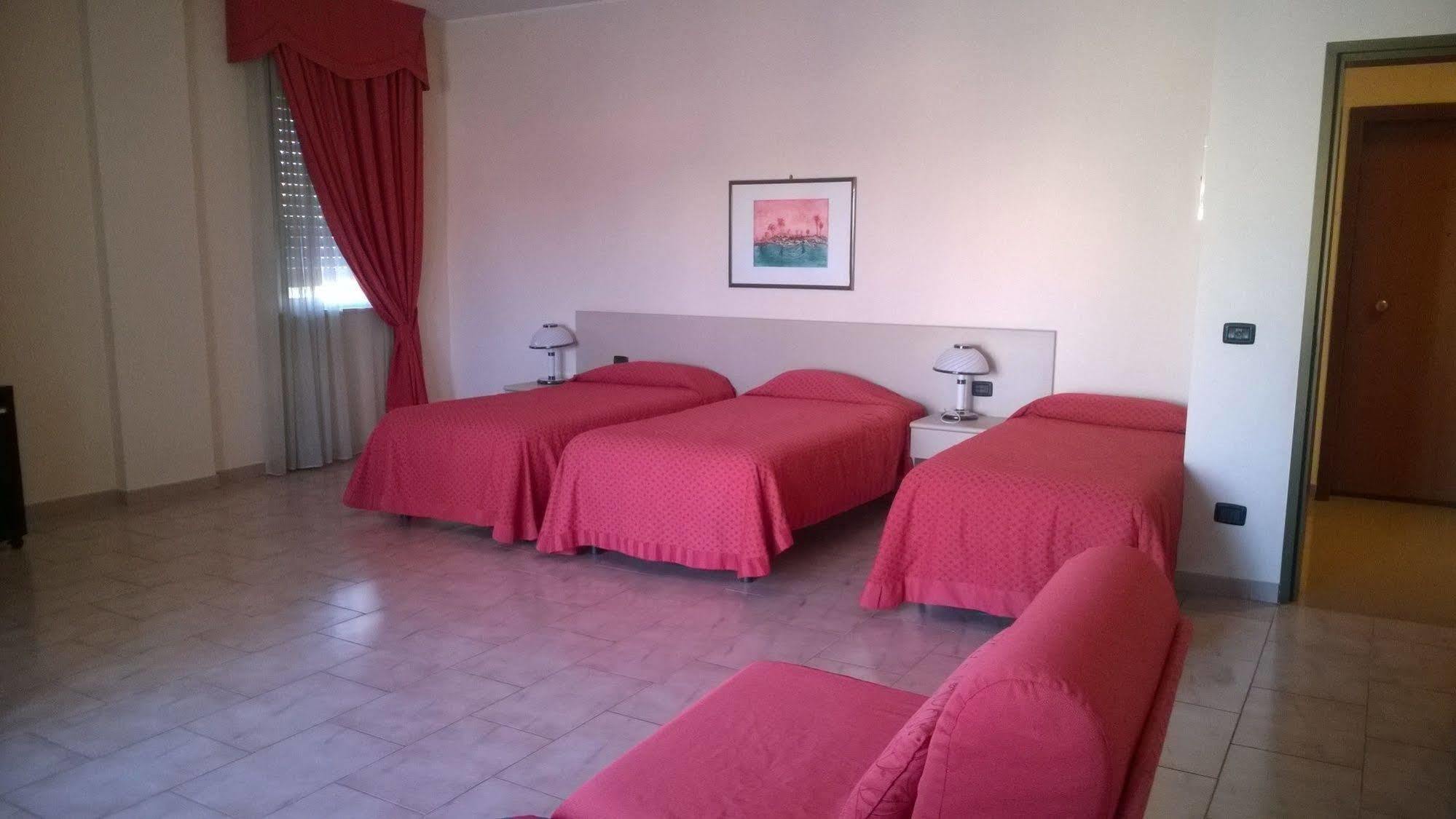 Rondo' Hotel Μπάρι Εξωτερικό φωτογραφία