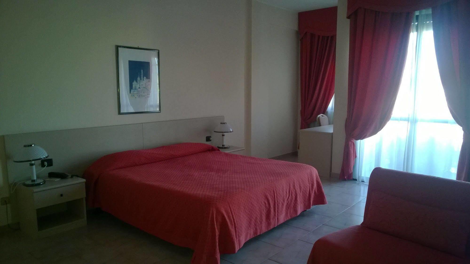 Rondo' Hotel Μπάρι Εξωτερικό φωτογραφία